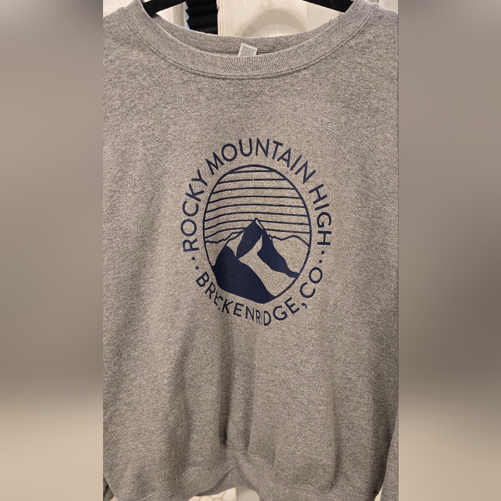 Sweatshirt Barely Worn